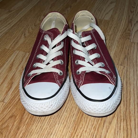 Maroon Converse size 6 - Picture 3 of 4